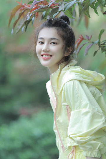 国产美女一级a做受 二男一女